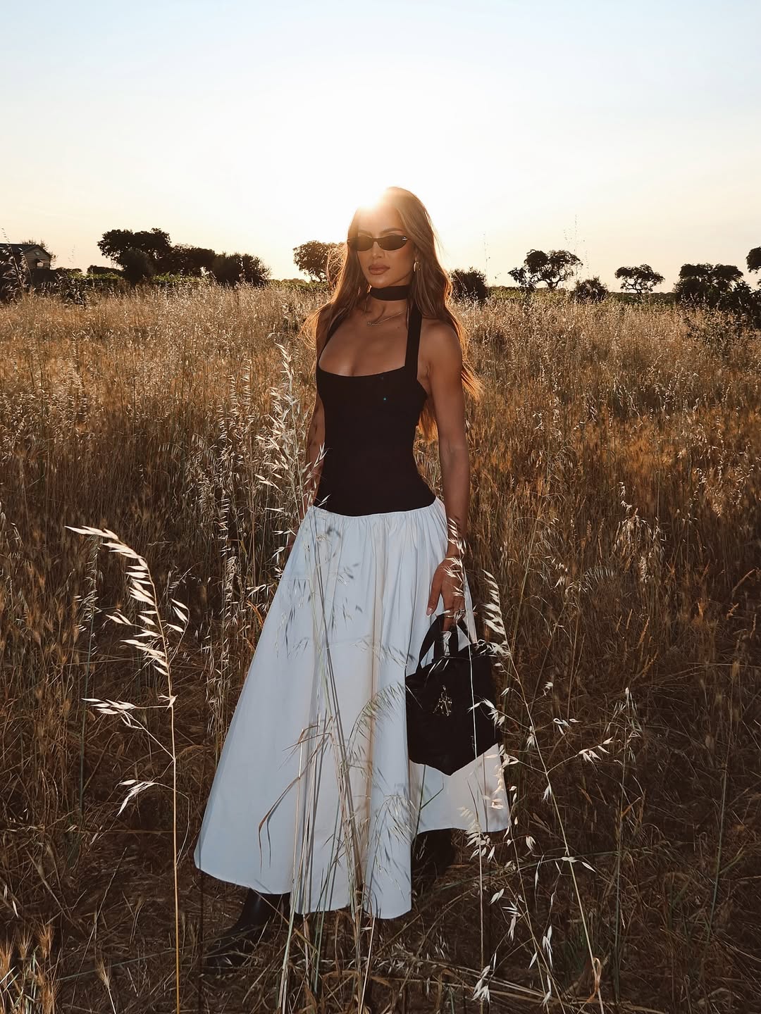 Look of the day: the perfect B&W dress for your summer vacation